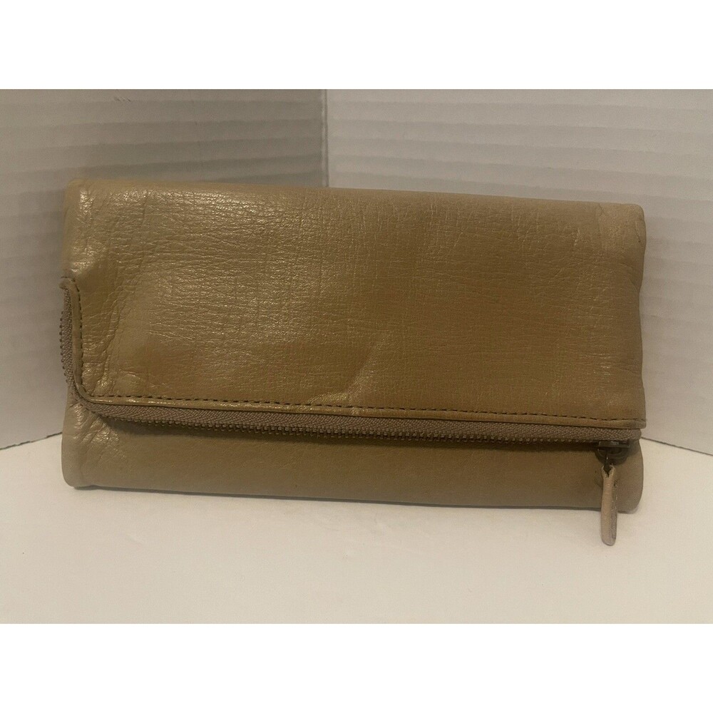 C’omodo +Plus t Tan Leather Colored Trifold Wallet Long
